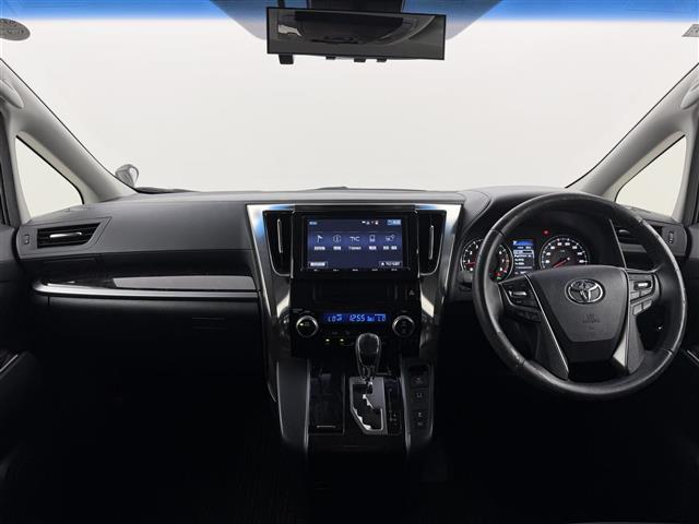 Toyota Alphard 4