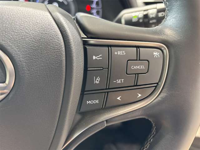 Lexus UX 12
