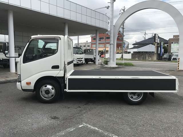 Hino Dutro 11