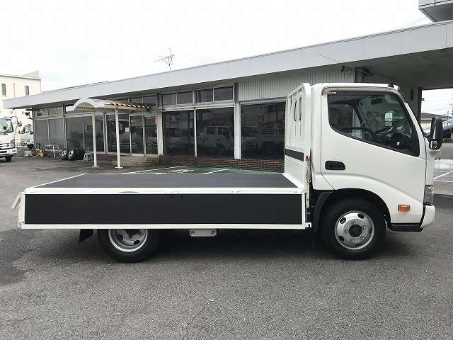 Hino Dutro 12