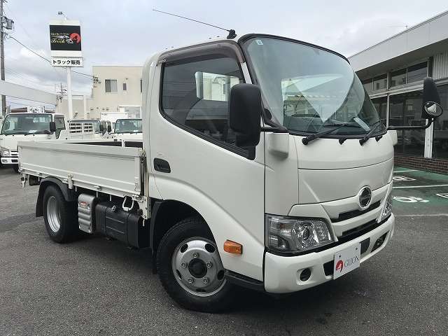 Hino Dutro 3