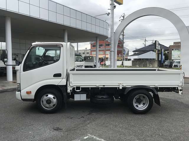 Hino Dutro 4