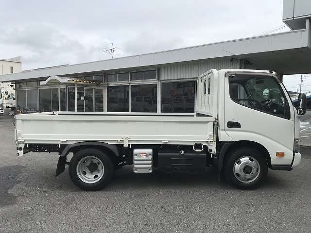 Hino Dutro 5