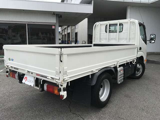 Hino Dutro 8