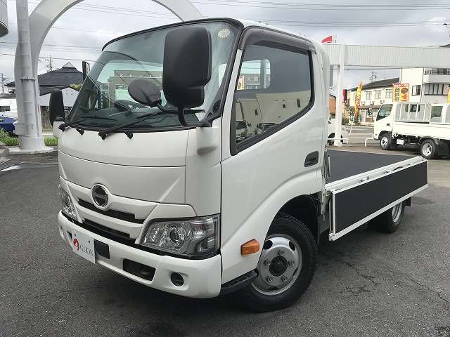 Hino Dutro 9