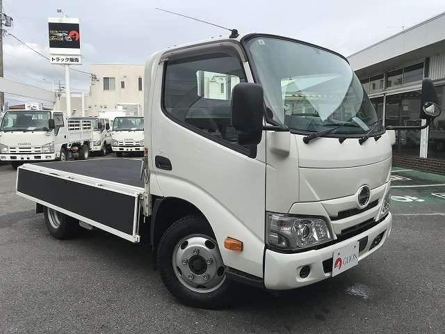 Hino Dutro 10