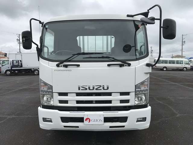 Isuzu Forward 2