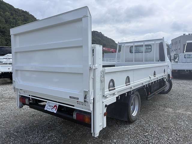 Hino Dutro 8