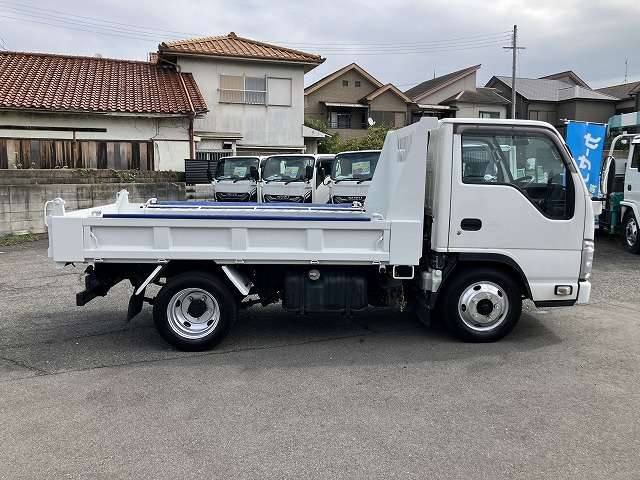 Isuzu Elf 12