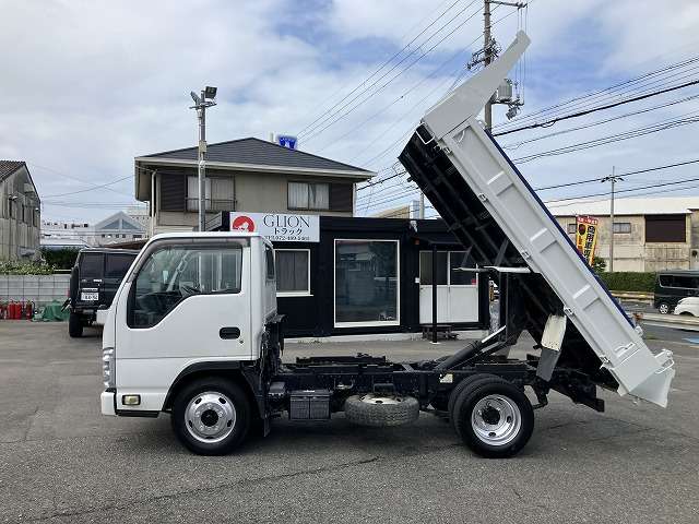 Isuzu Elf 4