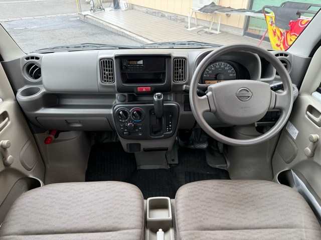 Nissan NV100 Clipper 2