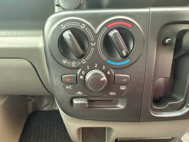 Nissan NV100 Clipper 4