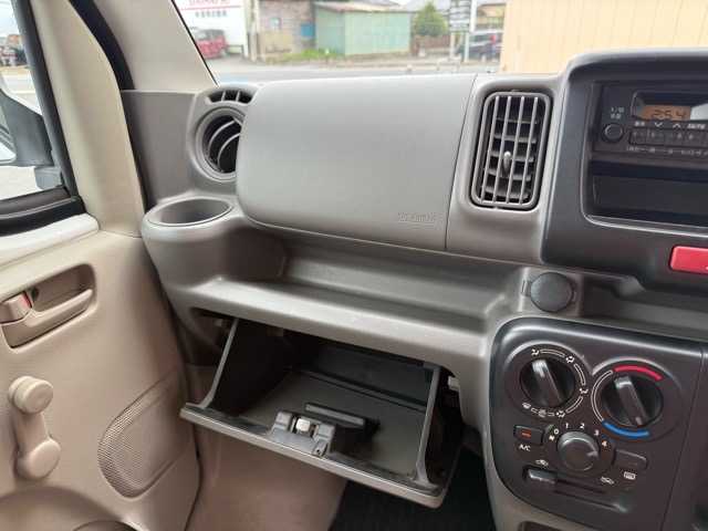 Nissan NV100 Clipper 9
