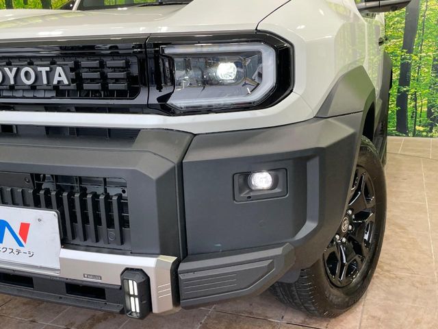 Toyota Land Cruiser FJ 13