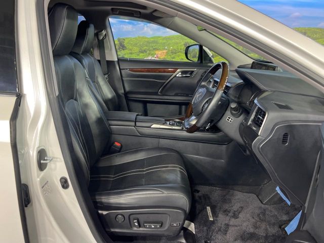 Lexus RX 9