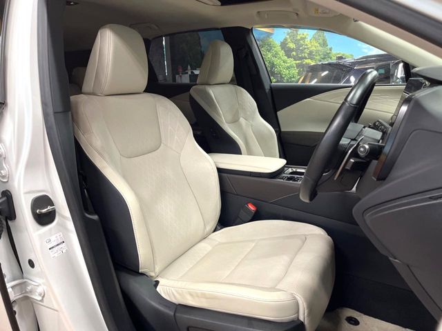 Lexus RX 9