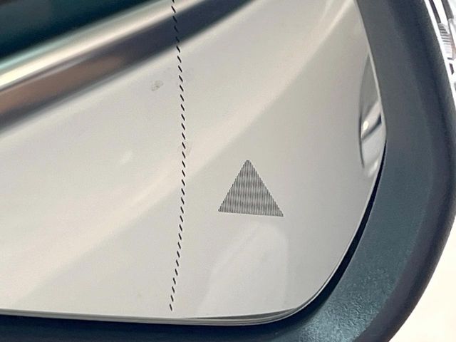 Mercedes-Benz GLB 5