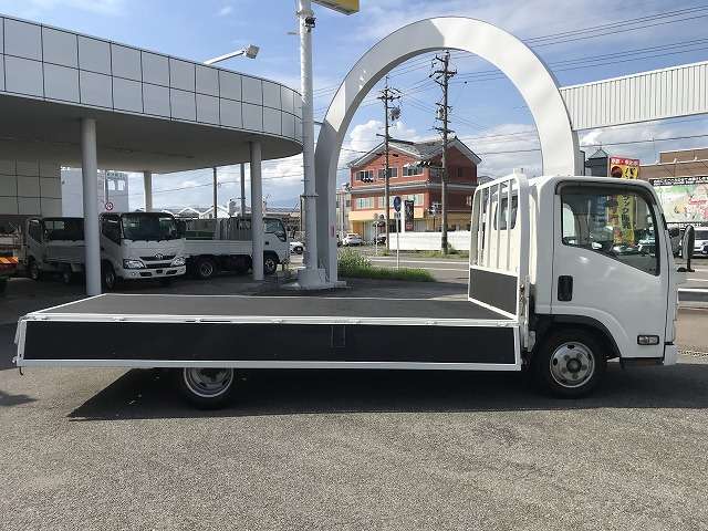 Isuzu Elf 12