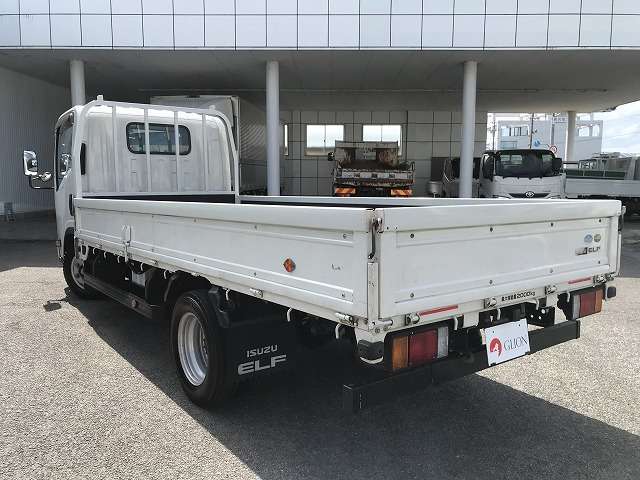 Isuzu Elf 6