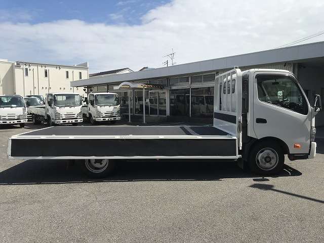 Hino Dutro 11