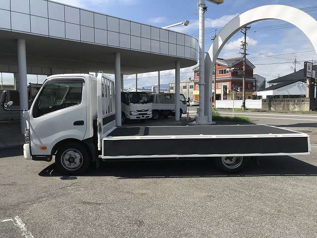 Hino Dutro 10