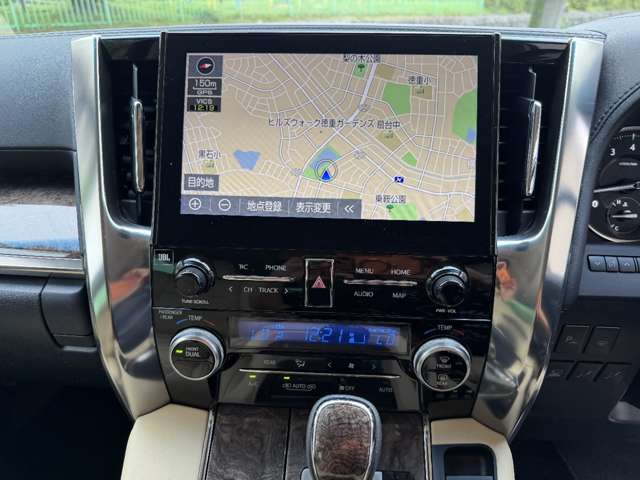 Toyota Alphard 12
