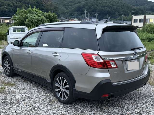 Subaru Exiga Crossover7 6