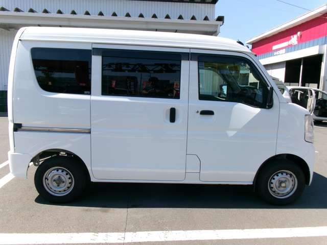 Nissan NV100 Clipper 4