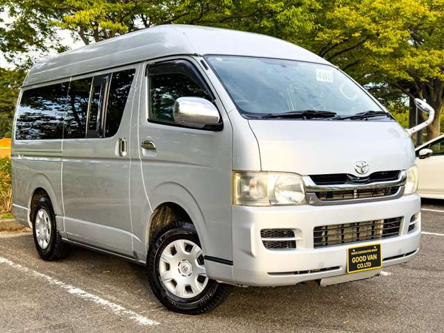 Toyota Hiace Van 3