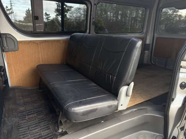 Toyota Hiace Van 8