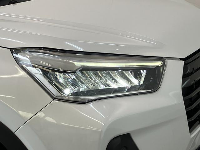 Daihatsu Rocky 11