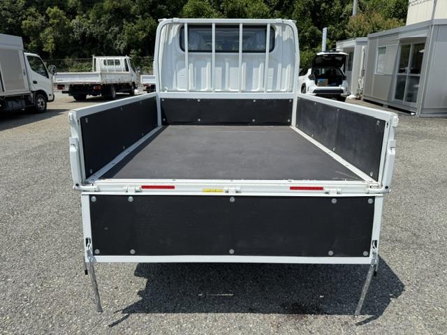 Mitsubishi Fuso Canter 9