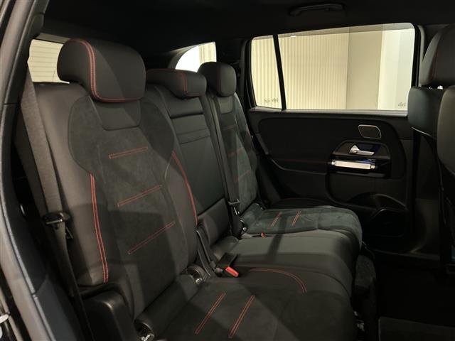 Mercedes-Benz GLB 5