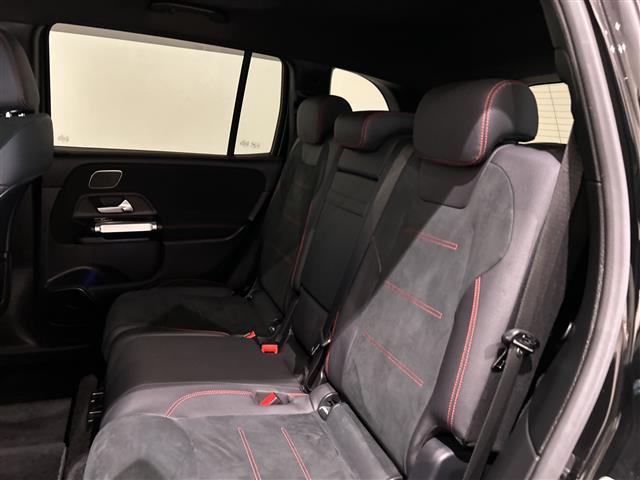 Mercedes-Benz GLB 6