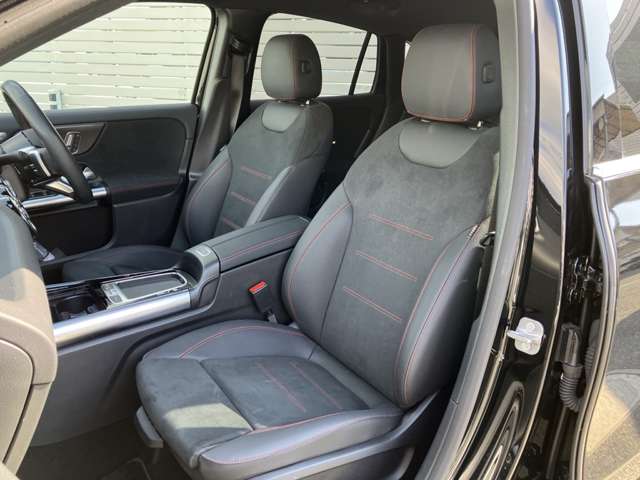 Mercedes-Benz GLA-Class 11