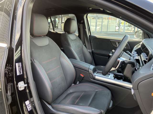 Mercedes-Benz GLA-Class 10