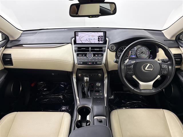 Lexus NX 4