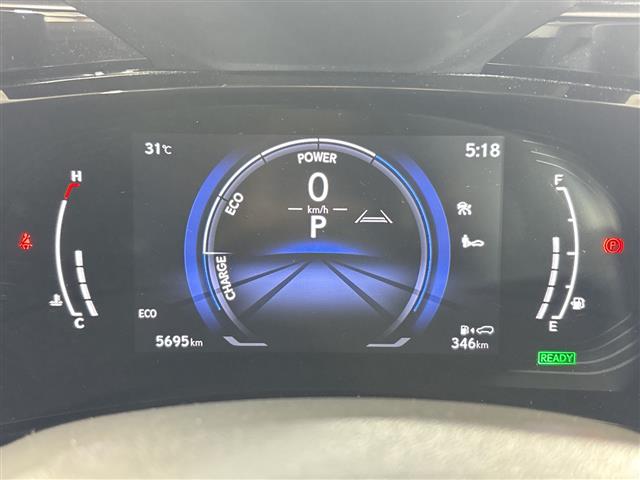 Lexus NX 11