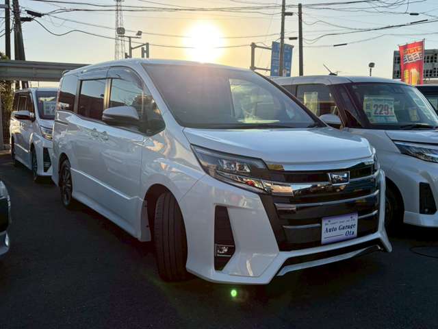 Toyota Noah 8
