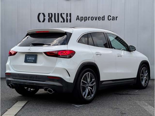 Mercedes-Benz GLA-Class 4