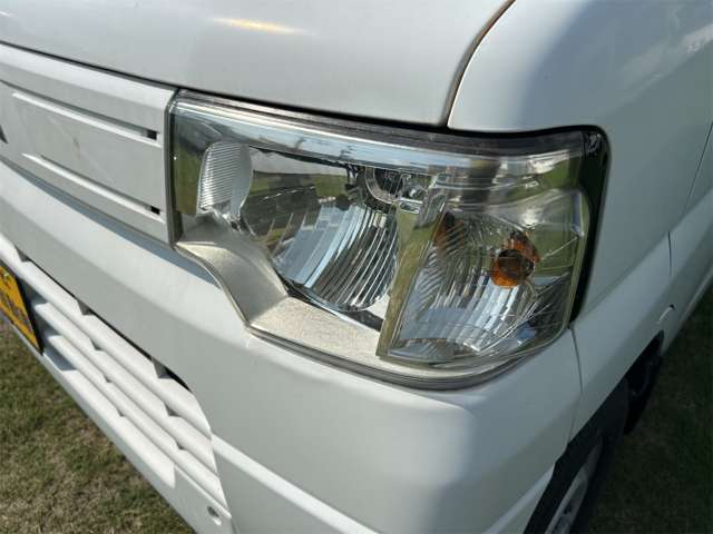 Mitsubishi Minicab Van 12