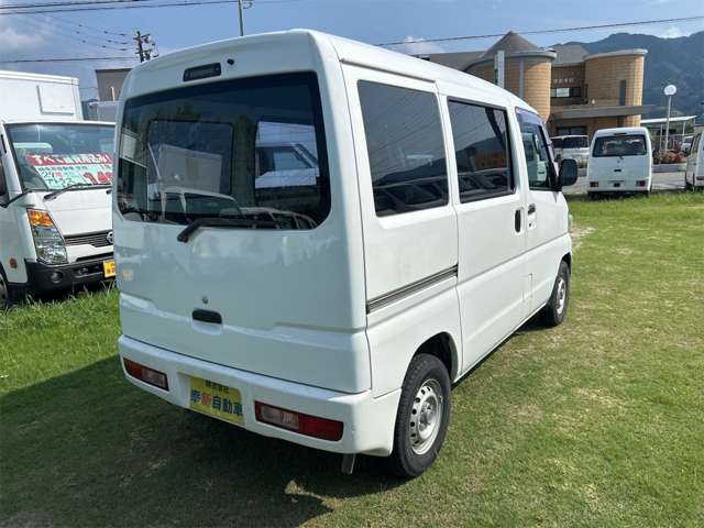 Mitsubishi Minicab Van 8