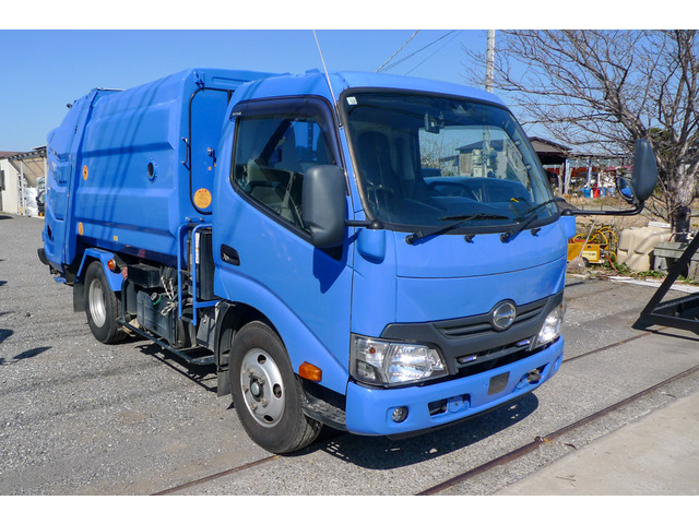 Hino Dutro 5