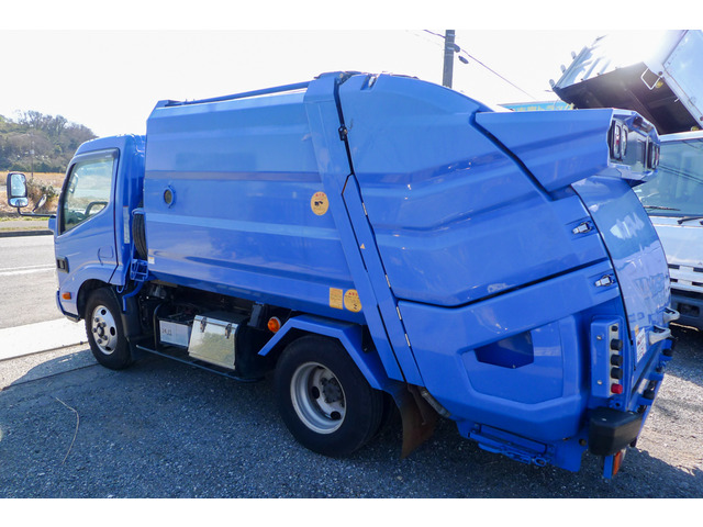 Hino Dutro 8