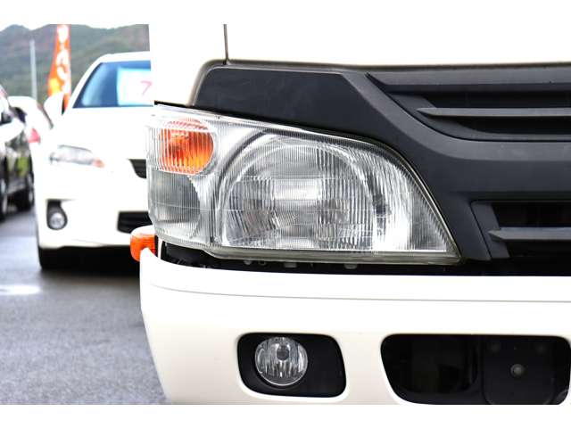 Hino Dutro 12