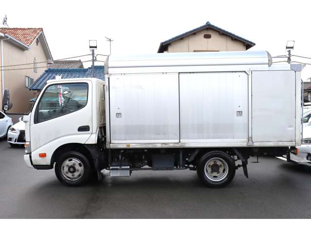 Hino Dutro 8