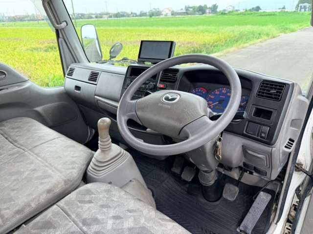 Mazda Titan Dash 12