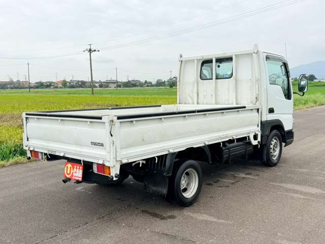 Mazda Titan Dash 6