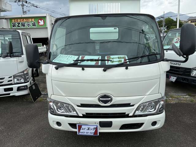 Hino Dutro 4