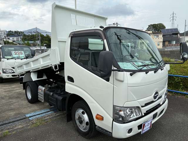 Hino Dutro 5
